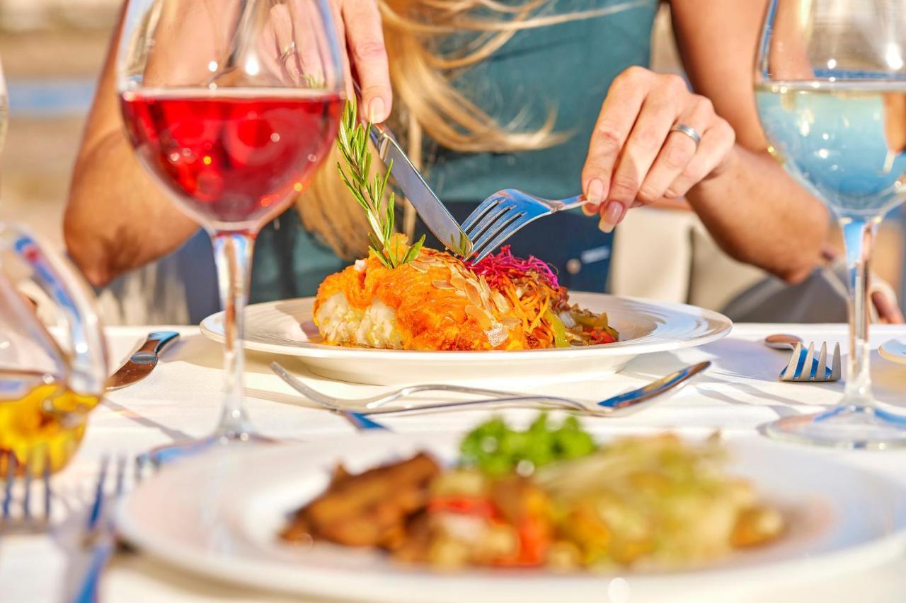 קולוניה סנט ג'ורדי Universal Hotel Cabo Blanco - Adults Only מראה חיצוני תמונה