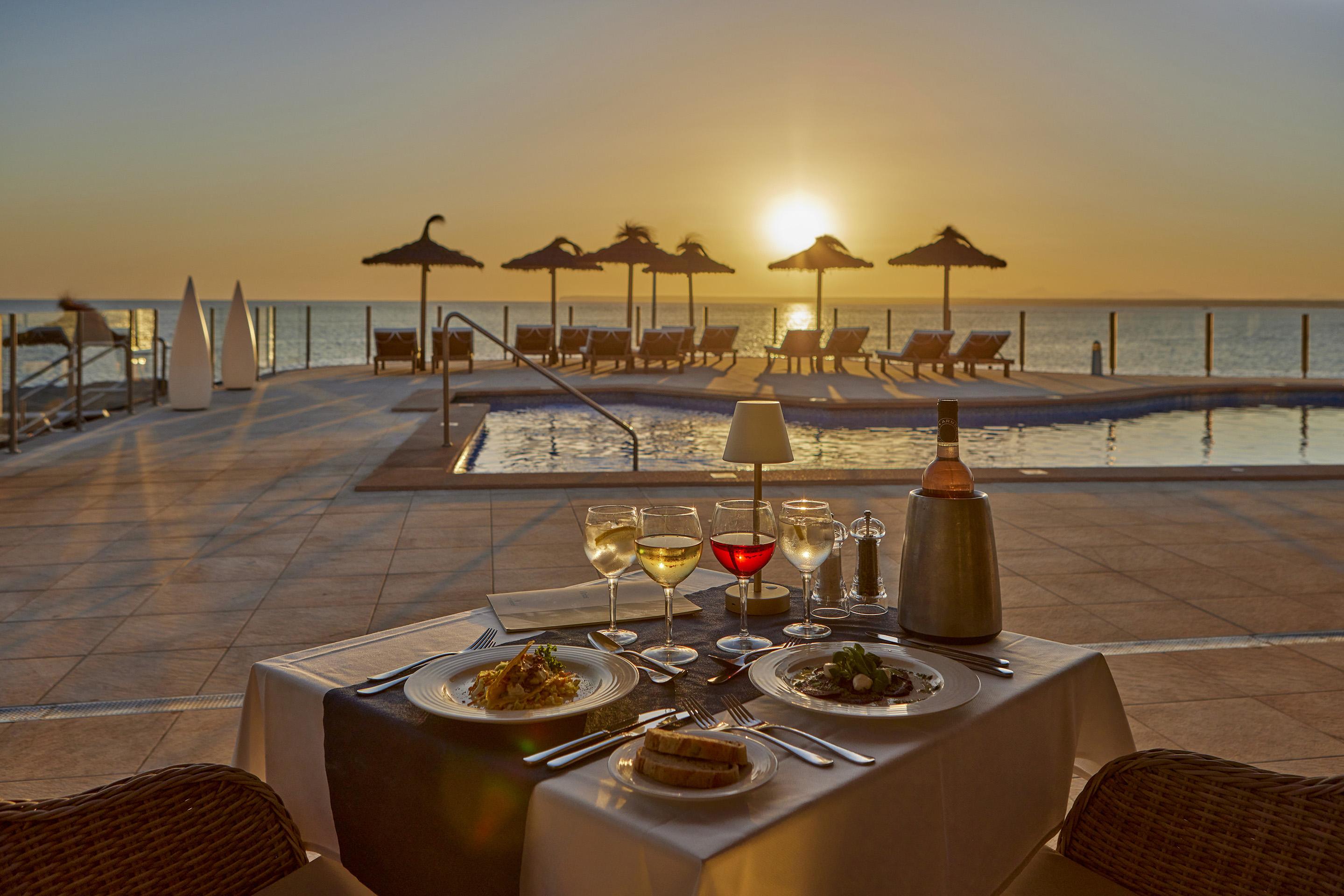 קולוניה סנט ג'ורדי Universal Hotel Cabo Blanco - Adults Only מראה חיצוני תמונה
