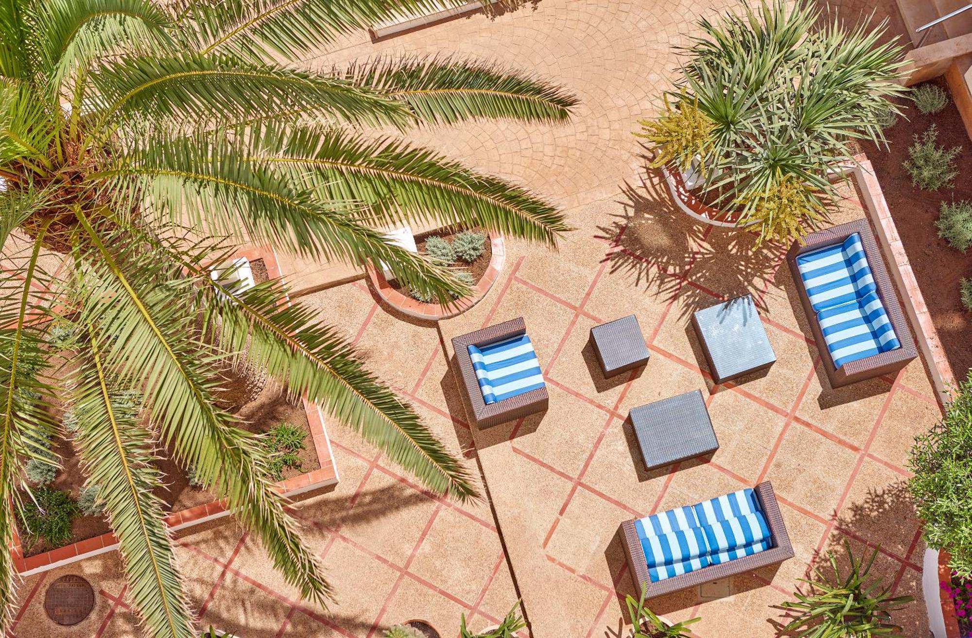 קולוניה סנט ג'ורדי Universal Hotel Cabo Blanco - Adults Only מראה חיצוני תמונה